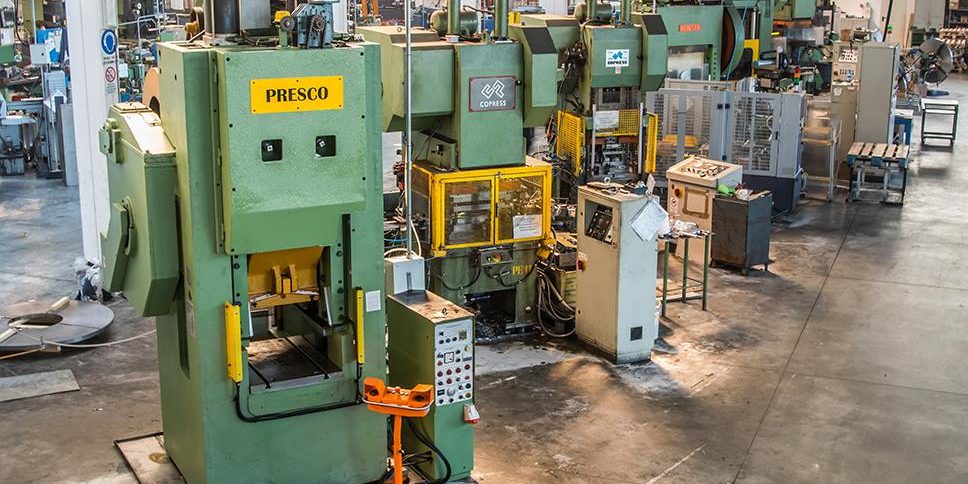 pressa meccanica a ginocchiera di 315 t coniatura e imbutitura Gima Spa