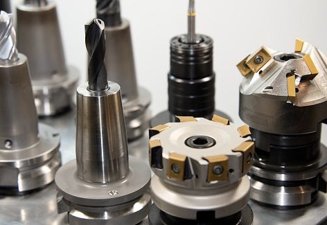 La fresatura è una delle operazioni più importanti delle lavorazioni meccaniche e si possono realizzare minuterie metalliche di alta precisione.